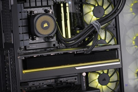 Actina iCUE 9800X3D/32GB/2TB/RX9070XT/850W