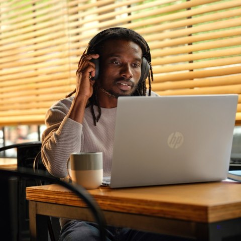 HP Pavilion 16-ag0007nw Ryzen 5 8540U 16"2K 300nits AG 16GB LPDDR5-6400 SSD512 Radeon 740M Cam 1080p 59Wh Win11 Natural Silver 2