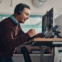 Słuchawki Poly Voyager Focus 2-M USB-C-C Headset USB-C/A Adapter Charging Stand No localization Retail Packaging