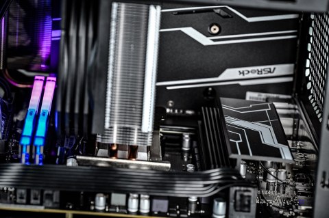 Actina CUBE 8400F/16GB/1TB/RX7600/450W