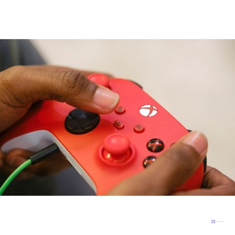 Microsoft Xbox Series Kontroler - Pulsujący czerwon (OUTLET)